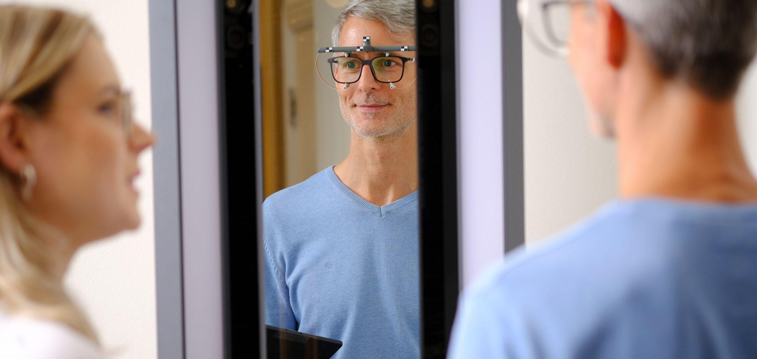 Extrem genaue Brillenglaszentrierung bei Trothe Optik