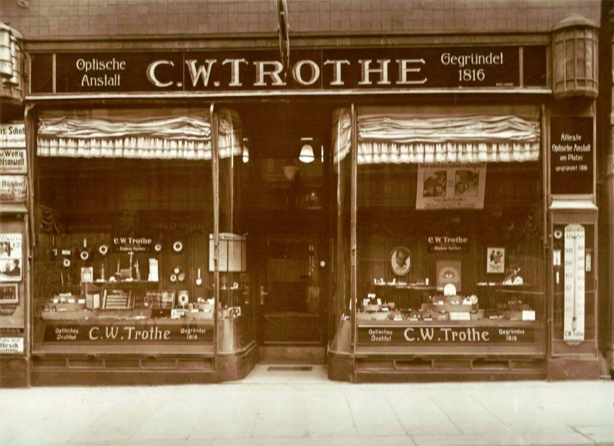 Außenansicht Trothe Optik Geschäft von 1928